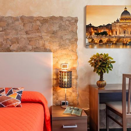 Alis Laura Guest House - 150M From Piazza Bologna Metro And 10 Minutes From The Colosseum ภายนอก รูปภาพ