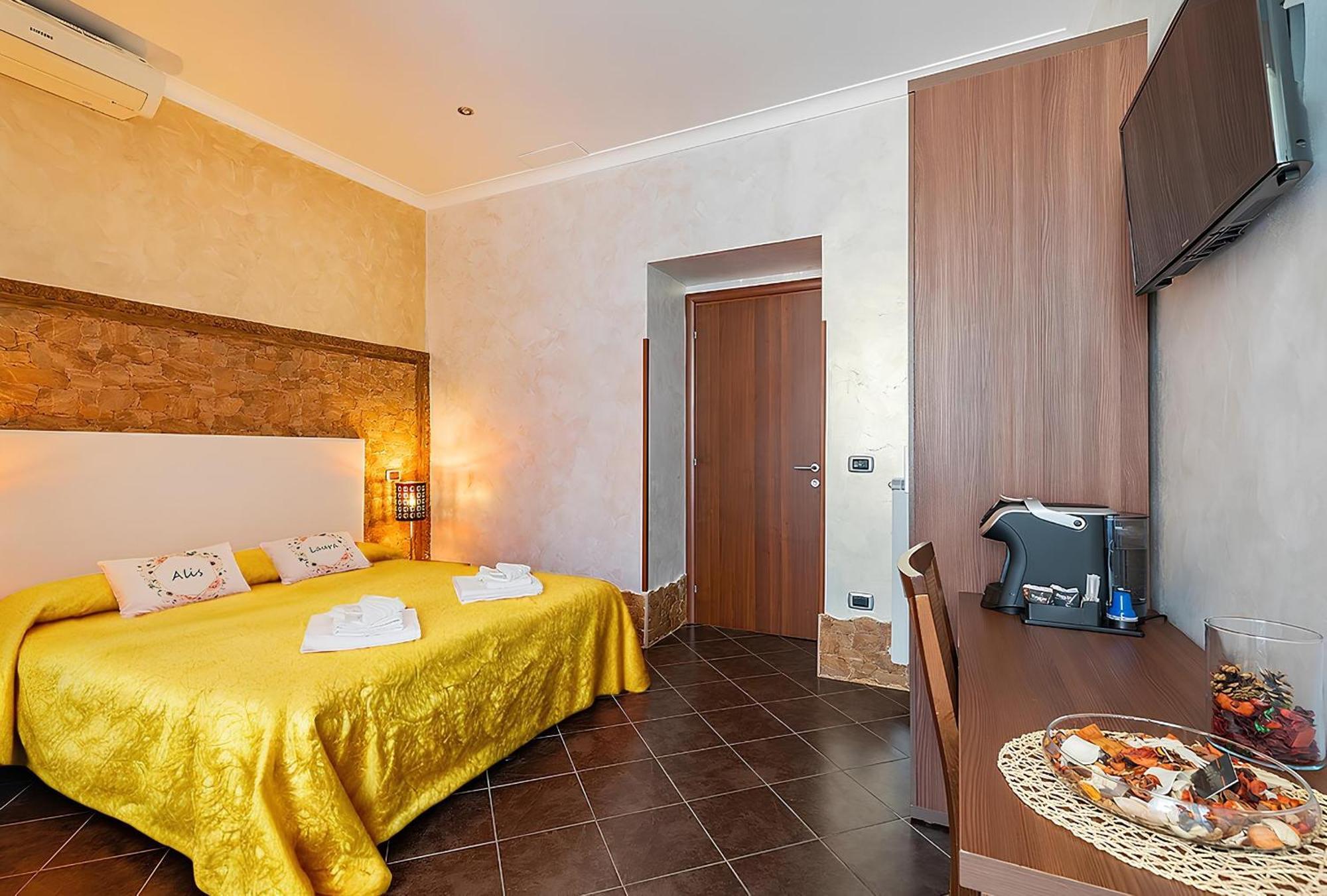 Alis Laura Guest House - 150M From Piazza Bologna Metro And 10 Minutes From The Colosseum ภายนอก รูปภาพ